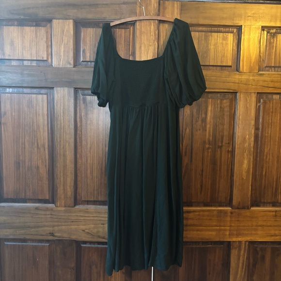 Old Navy Fit and Flare Crepe Midi Dress in dark green - Picture 5 of 6